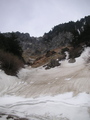 姥湯温泉近くの雪渓